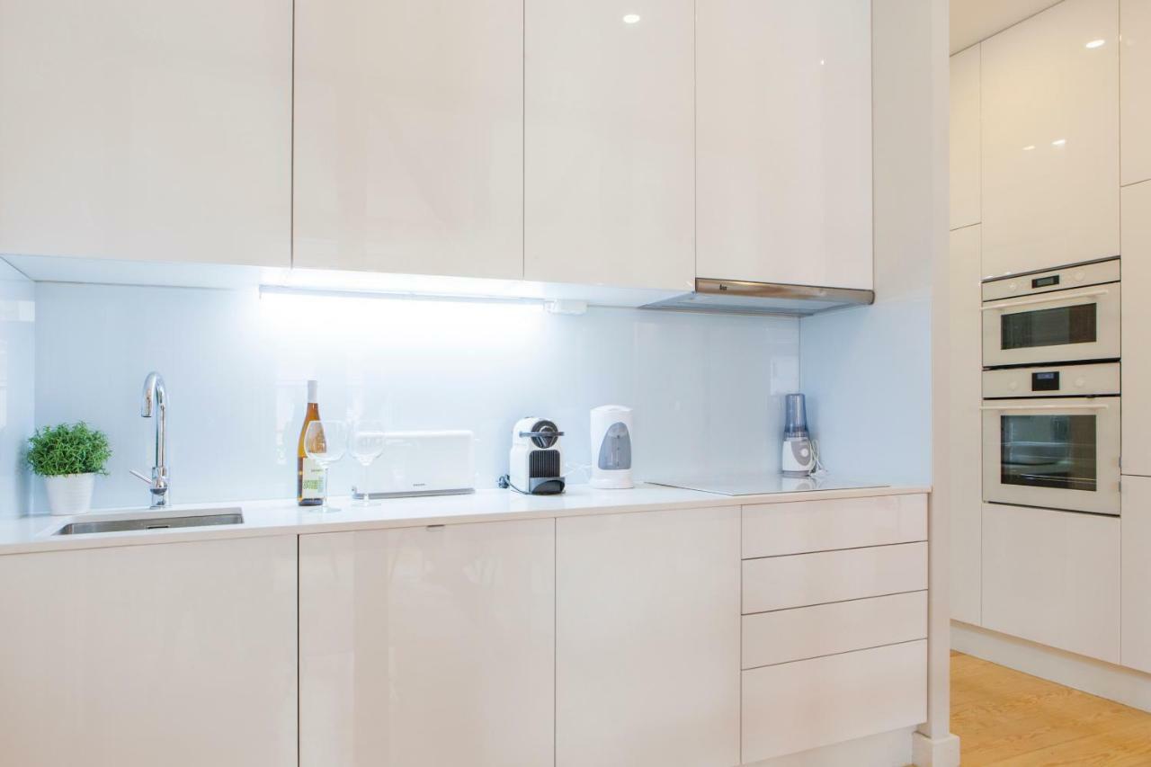 Alfama St George Castle District Fabulous 3 Bedrooms 2 Bathrooms Ac Balcony 1st Floor 19th Century Building *